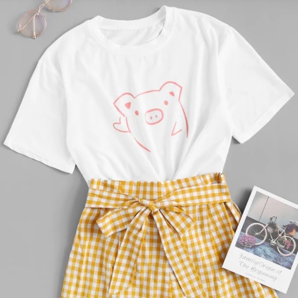 Ashley Sunshine Tops - PETUNIA PIGLET Heart Statement Tee